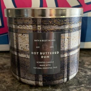 Bath & Body Works 3-Wick candles Hot buttered rum